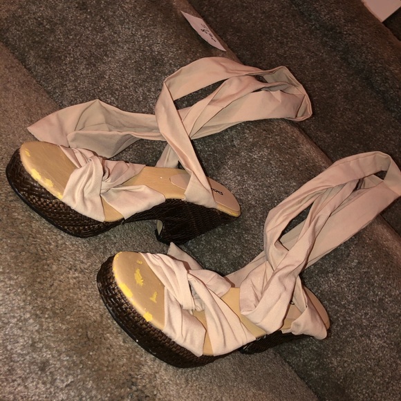 New Ankle wrap sandals - Picture 5 of 6